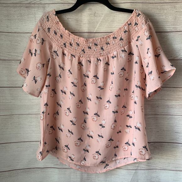 Staccato Pink Floral Short Sleeve Blouse Smocked Neckline Size Large - Picture 5 of 11